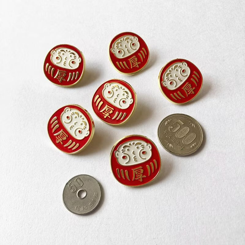 厚達摩金屬徽章/ 別針