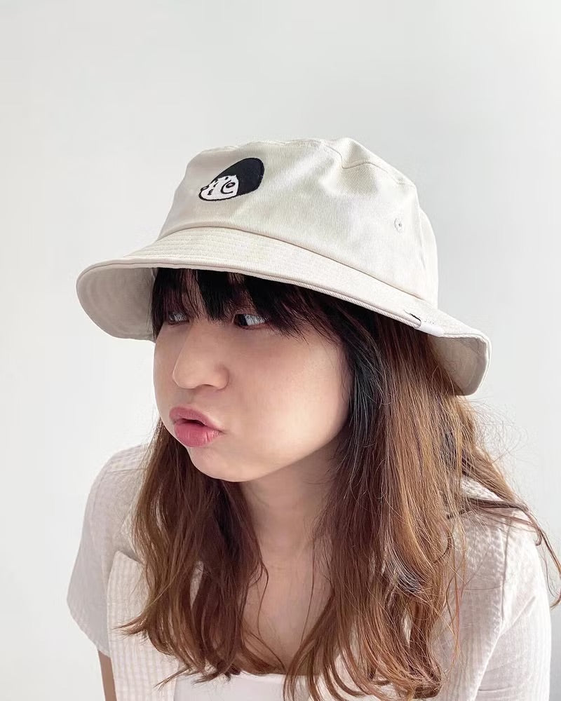 CHEEKY GIRL 厚面女刺繡漁夫帽